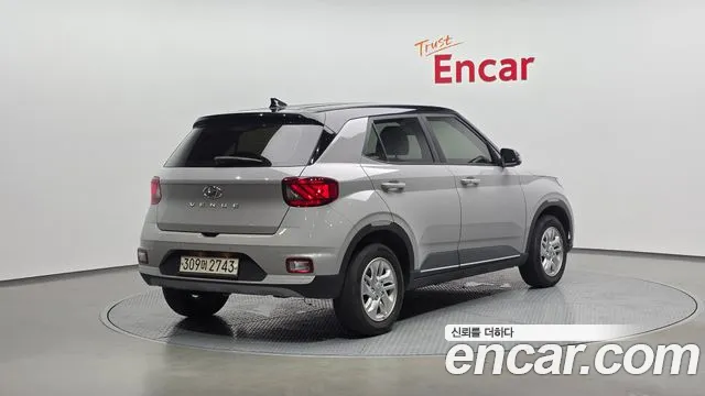 Hyundai Venue — Фото автомобиля 2