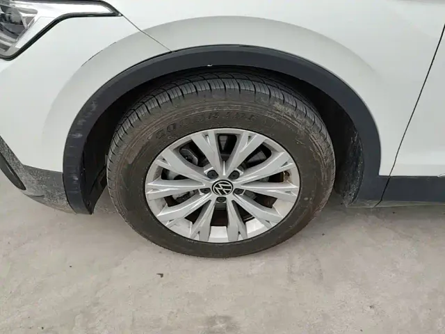 Volkswagen Tiguan L — Фото автомобиля 22