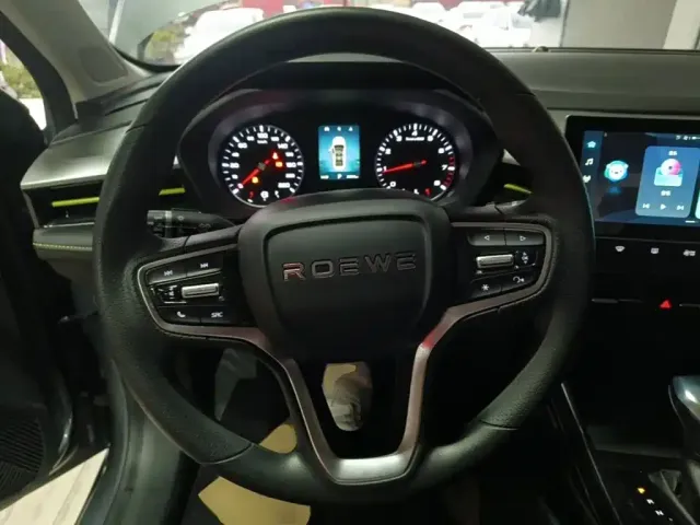 Roewe i5 — Фото автомобиля 10