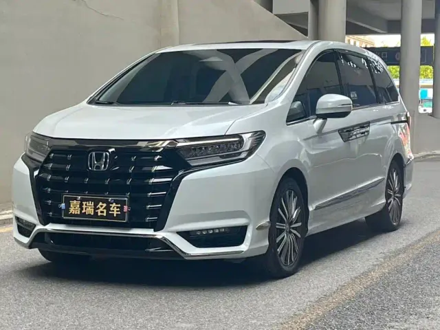 Фотография автомобиля — Honda Elysion