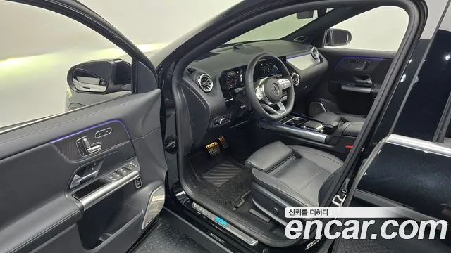 Mercedes-Benz EQA — Фото автомобиля 10