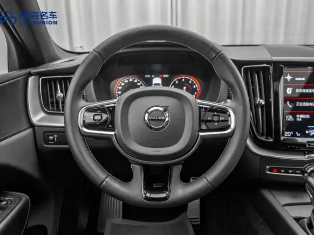 Volvo XC60 — Фото автомобиля 17