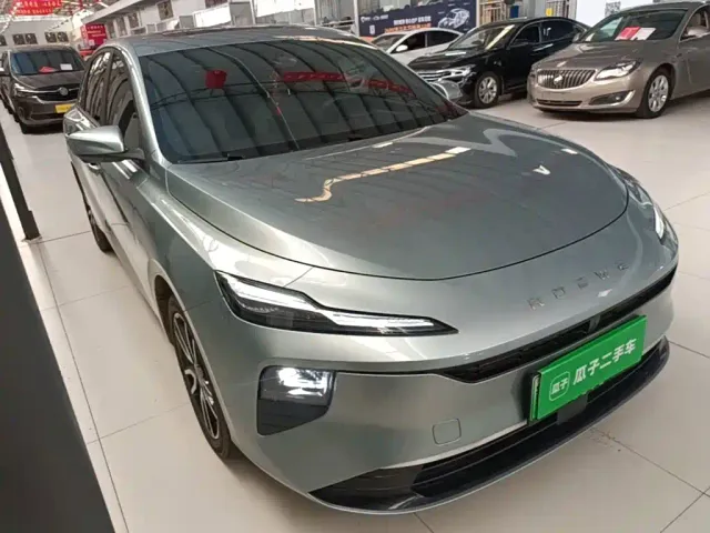 Roewe D6 — Фото автомобиля 21