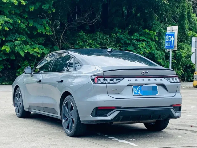 Ford Mondeo — Фото автомобиля 3