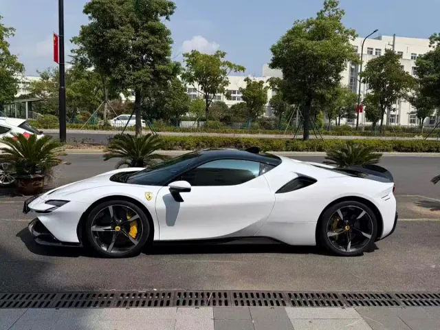 Ferrari SF90 — Фото автомобиля 6