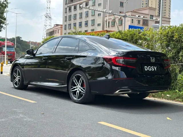Honda Accord — Фото автомобиля 22