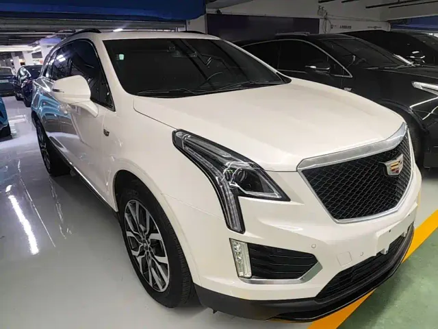 Cadillac XT5 — Фото автомобиля 3