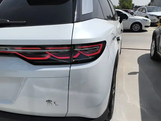 BYD Song L DM-i — Фото автомобиля 23