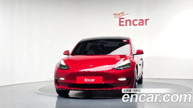 Tesla Model 3 — Фото автомобиля 3