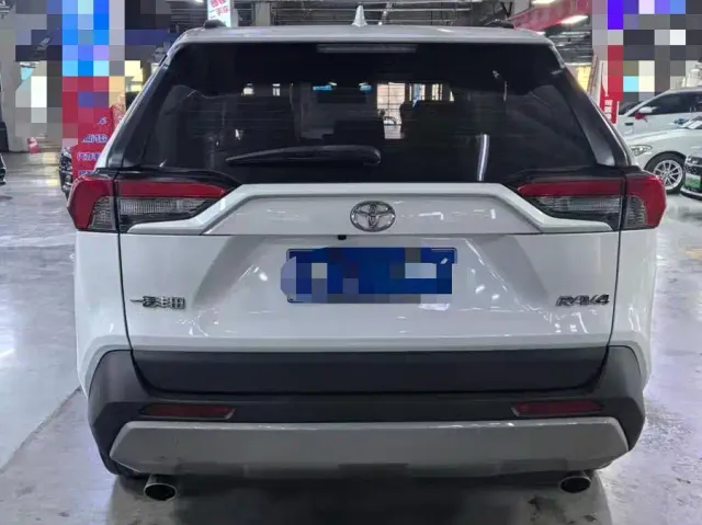 Toyota RAV4 — Фото автомобиля 19