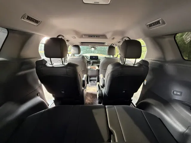 Toyota Sienna — Фото автомобиля 14
