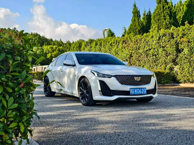 Cadillac CT5 — Фото автомобиля 3