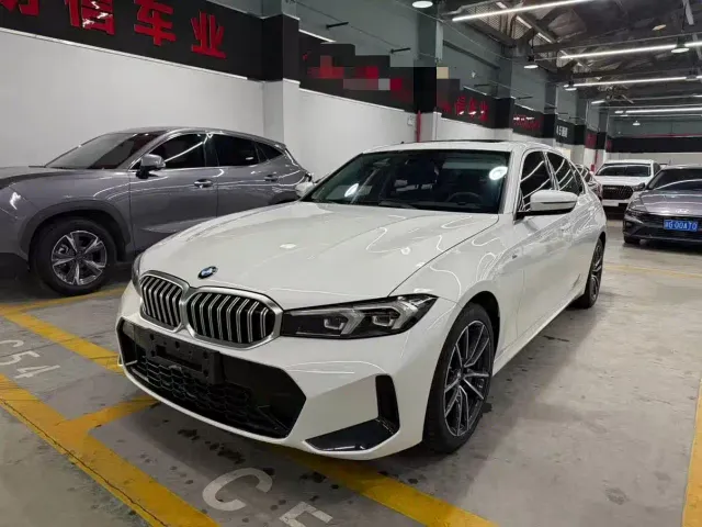 Фотография автомобиля — BMW 3 Series