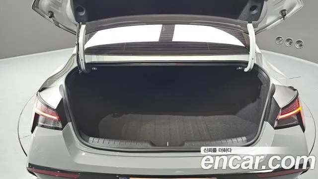 Hyundai AVANTE Новый Avante (CN7) — Фото автомобиля 20
