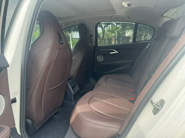 BMW 1 Series — Фото автомобиля 6