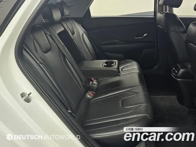 Hyundai Avante CN7 — Фото автомобиля 12