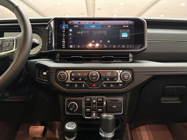 Jeep Wrangler — Фото автомобиля 10