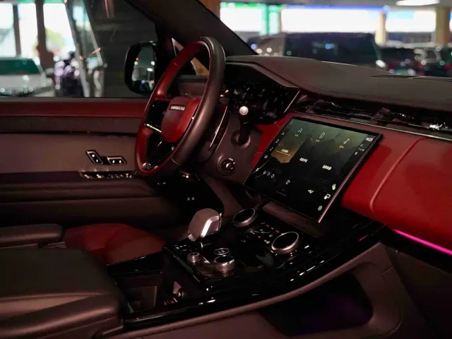 Land Rover Range Rover Sport — Фото автомобиля 18