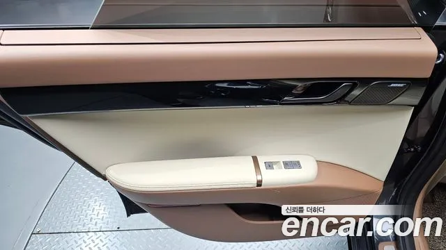 Hyundai Grandeur Grandeur (GN7) 2.5 Бензин 2WD — Фото автомобиля 18
