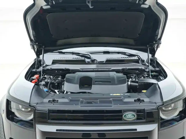 Land Rover Defender — Фото автомобиля 6