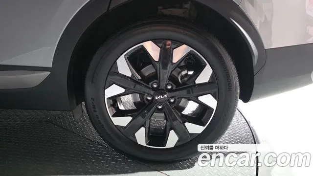 Kia Sportage Sportage 5-е поколение Бензин 1.6 турбо 2WD — Фото автомобиля 18