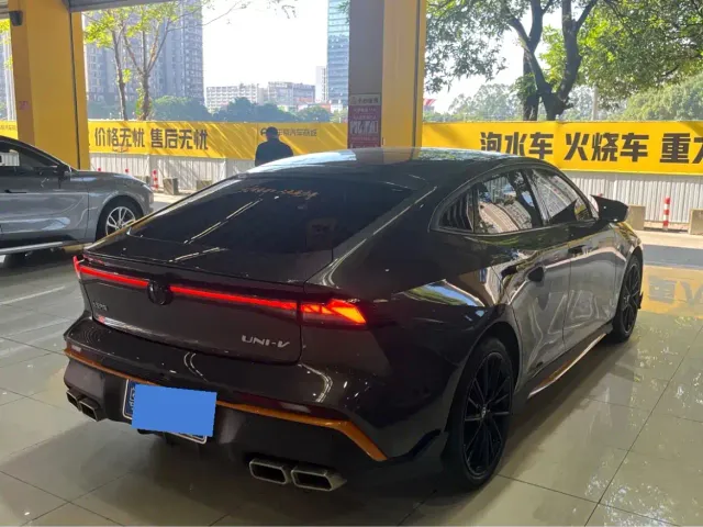 Changan UNI-V — Фото автомобиля 7