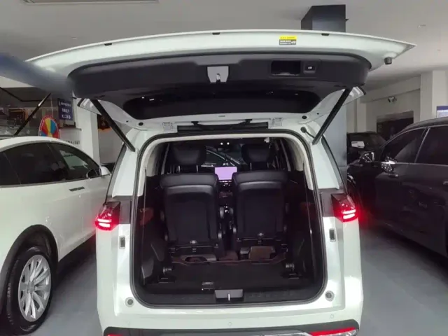 GAC Trumpchi E8 — Фото автомобиля 18