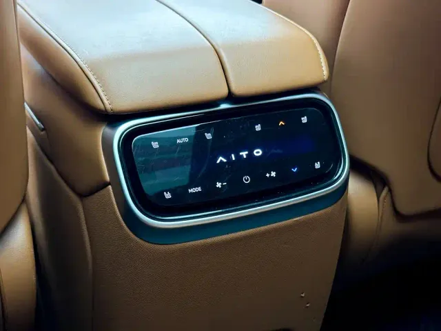 Aito M7 — Фото автомобиля 19