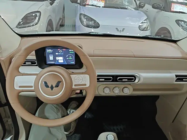 Wuling Hongguang Mini EV — Фото автомобиля 9