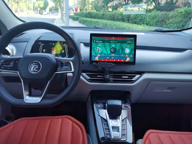 BYD Yuan Pro — Фото автомобиля 10