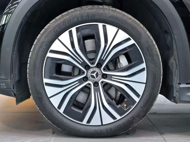 Mercedes-Benz EQE SUV — Фото автомобиля 15