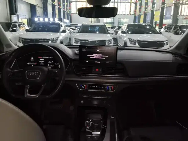 Audi Q5L — Фото автомобиля 9