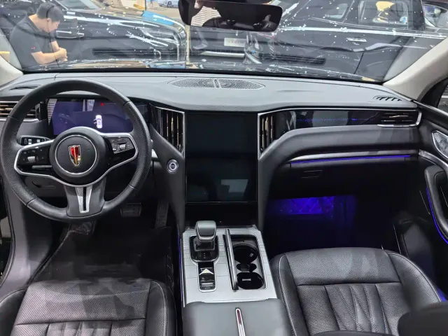 Hongqi HS7 PHEV — Фото автомобиля 6