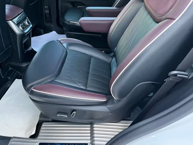 Ford Explorer — Фото автомобиля 17
