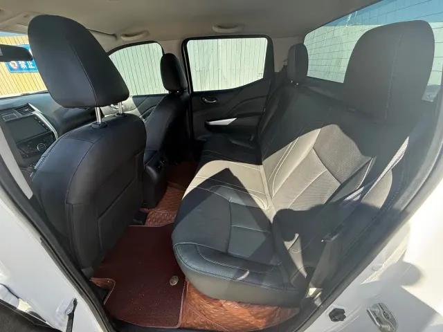 Nissan Navara — Фото автомобиля 6