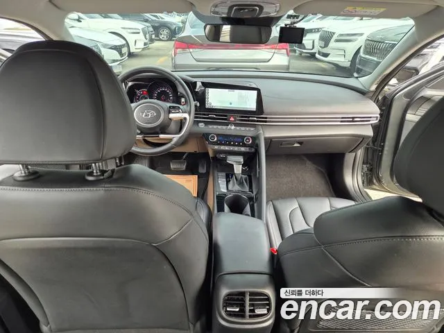 Hyundai AVANTE Avante (CN7) — Фото автомобиля 13