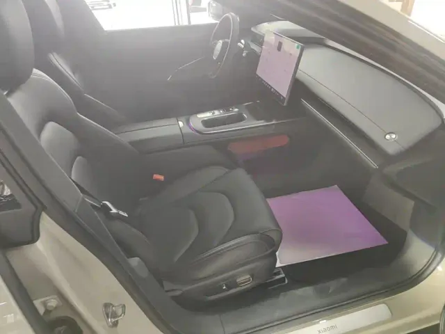 Xiaomi SU7 — Фото автомобиля 24