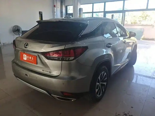Lexus RX — Фото автомобиля 2
