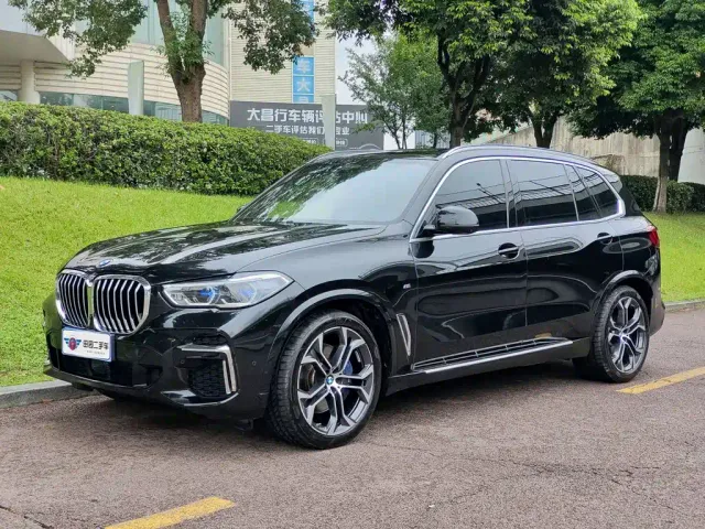 Фотография автомобиля — BMW X5