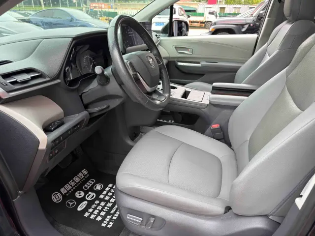Toyota Granvia — Фото автомобиля 7