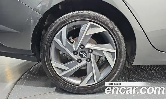 Hyundai Avante CN7 — Фото автомобиля 5
