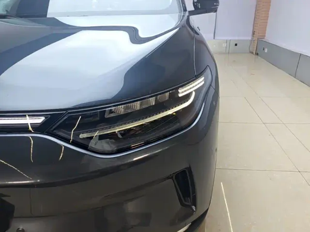 Leapmotor C11 — Фото автомобиля 23