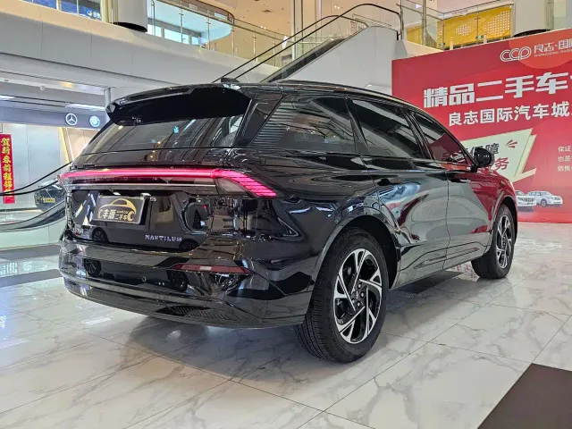 Lincoln Nautilus 2025 2.0T AWD Prestige Hybrid — Фото автомобиля 26