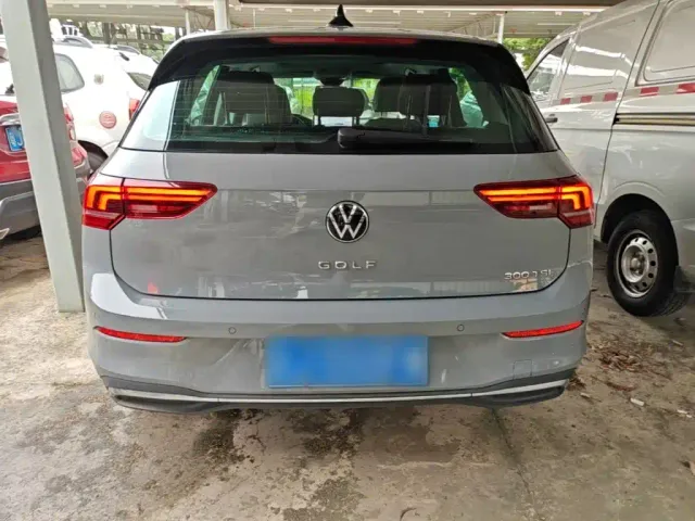 Volkswagen Golf — Фото автомобиля 5