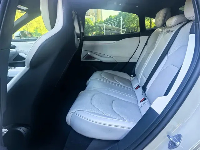 Xiaomi SU7 — Фото автомобиля 6