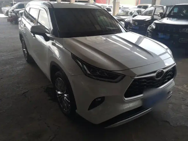 Toyota Highlander — Фото автомобиля 21