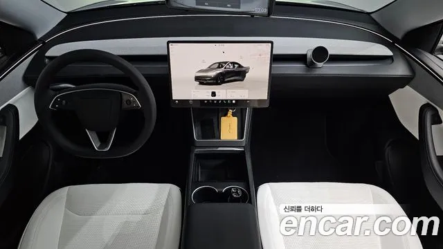Tesla Model Y — Фото автомобиля 9