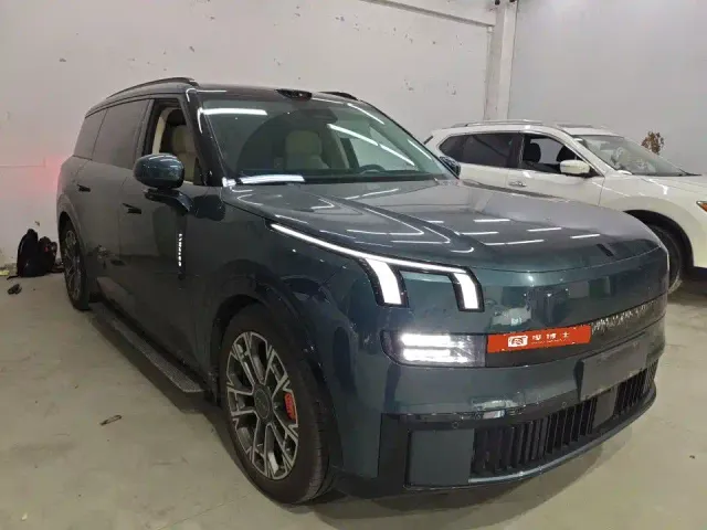 Lynk & Co 900 — Фото автомобиля 2