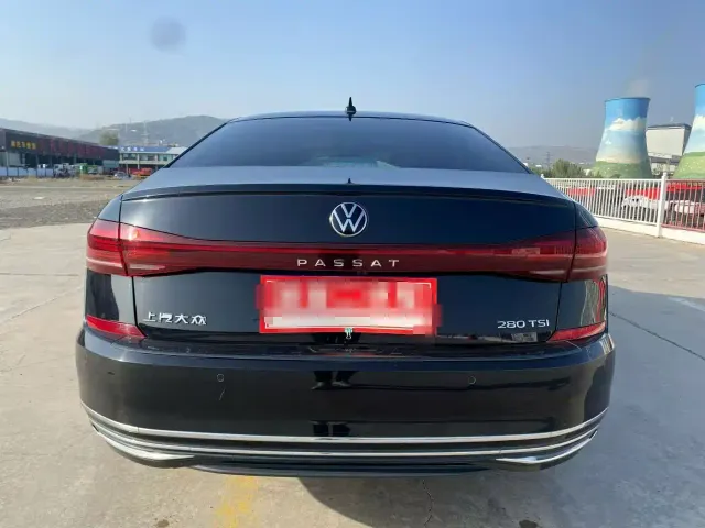 Volkswagen Passat — Фото автомобиля 5