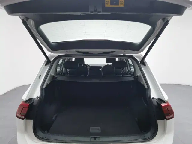 Volkswagen Tiguan L — Фото автомобиля 16